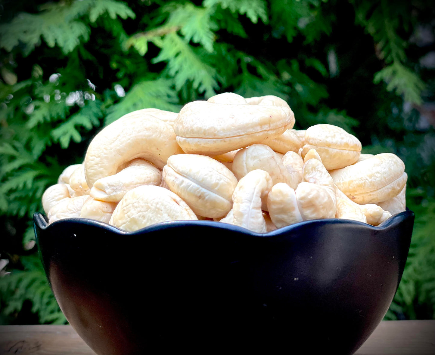 Golden Cashews – 1 kg Roasted Unsalted Jumbo Whole Cashews