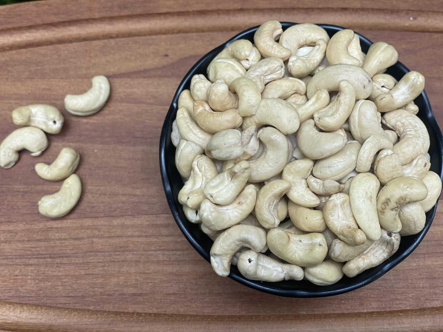 Golden Cashews – 1 kg Roasted Salted Whole Cashews | No added oils